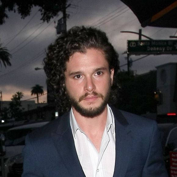 Kit Harington est allé dîner au restaurant Craig à West Hollywood. Le 10 juin 2015
