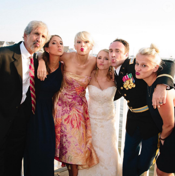 Taylor Swift lors d'un mariage de fans, le 4 juin 2016 dans le New Jersey.