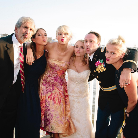 Taylor Swift lors d'un mariage de fans, le 4 juin 2016 dans le New Jersey.