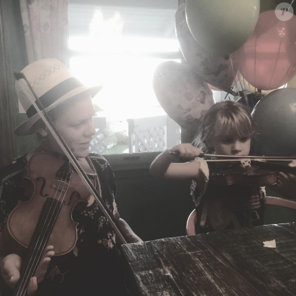 Pink a souhaité un bon anniversaire à sa fille Willow qui fête ses 5 ans. Photo publiée sur Youtube, le 5 juin 2016