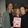 Exclusif - Thierry Lhermitte, sa femme Hélène Lhermitte et Philippe Vandel lors de la dédicace de Philippe Vandel de sa bande dessinée « Les Pourquoi en BD» à la librairie BD Net à Paris, le 26 septembre 2014.