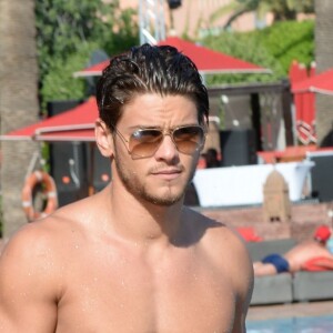 Exclusif - Rayane Bensetti se relaxe dans une piscine dans le cadre du Marrakech du rire à Marrakech le 4 juin 2016. © Rachid Bellak/Bestimage