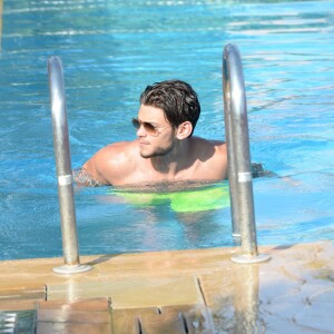 Exclusif - Rayane Bensetti se relaxe dans une piscine dans le cadre du Marrakech du rire à Marrakech le 4 juin 2016. © Rachid Bellak/Bestimage