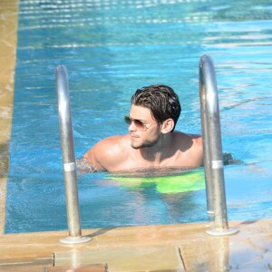 Exclusif - Rayane Bensetti se relaxe dans une piscine dans le cadre du Marrakech du rire à Marrakech le 4 juin 2016. © Rachid Bellak/Bestimage