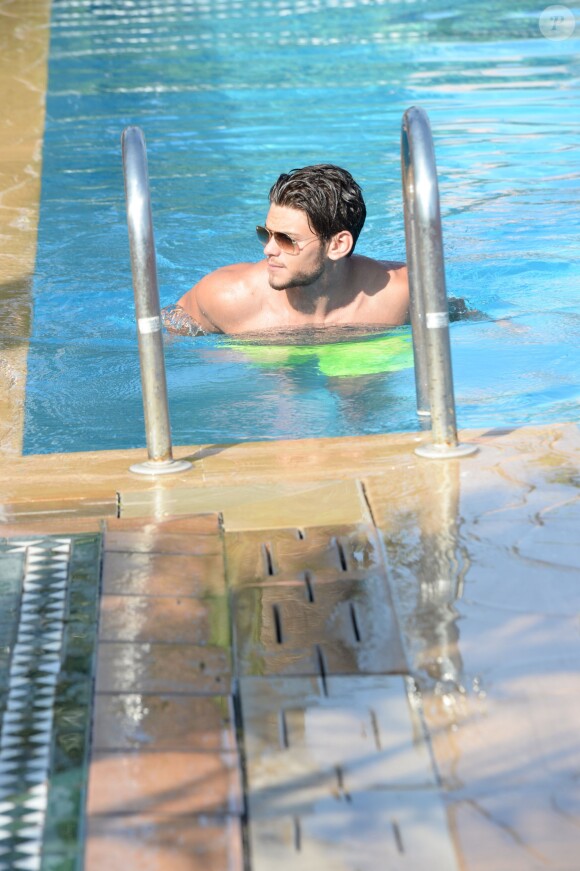 Exclusif - Rayane Bensetti se relaxe dans une piscine dans le cadre du Marrakech du rire à Marrakech le 4 juin 2016. © Rachid Bellak/Bestimage