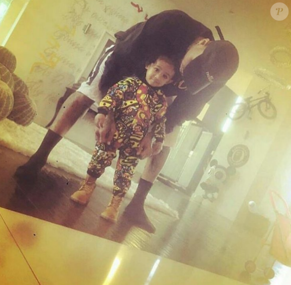 Chris Brown a publié une photo de lui avec sa petite fille Royalty, qui vient de fêter ses 2 ans, sur sa page Instagram au début du mois de juin 2016.