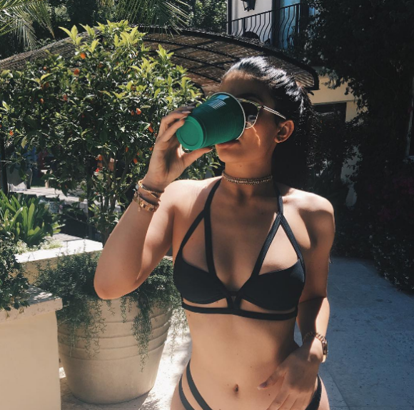 Kylie Jenner toujours aussi sexy en bikini