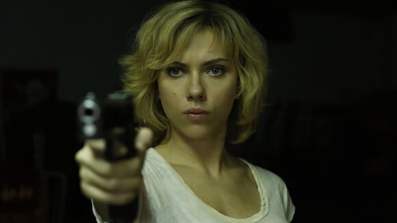 Scarlett Johansson : Prison pour les agresseurs d'un assistant du film "Lucy"