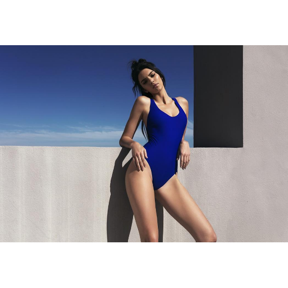 Kendall Jenner - La collection de maillots de bain Kendall + Kylie pour Topshop, disponible le 9 juin.