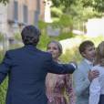 James Blunt et sa femme Sofia (née Wellesley) arrivant, le 27 mai 2016 à Grenade, au dîner de répétition du mariage de Lady Charlotte Wellesley et Alejandro Santo Domingo, le lendemain en l'église Notre-Dame de l'Incarnation à Illora.