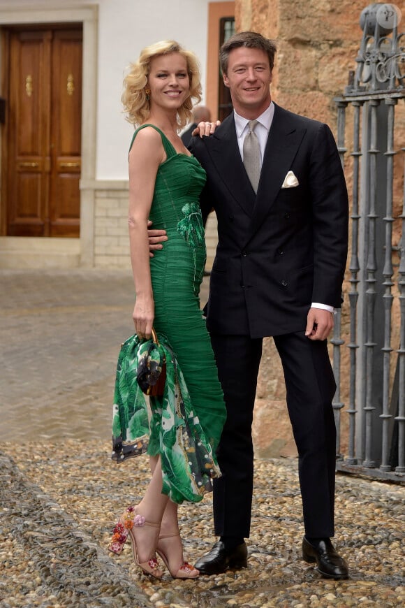 Eva Herzigova et son mari Gregorio Marsiaj au mariage de Lady Charlotte Wellesley et Alejandro Santo Domingo le 28 mai 2016 en l'église Notre-Dame de l'Incarnation à Illora, près de Grenade en Espagne.