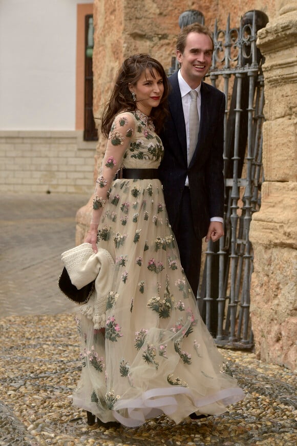 Caroline Sieber et son mari Fritz von Westenholz au mariage de Lady Charlotte Wellesley et Alejandro Santo Domingo le 28 mai 2016 en l'église Notre-Dame de l'Incarnation à Illora, près de Grenade en Espagne.