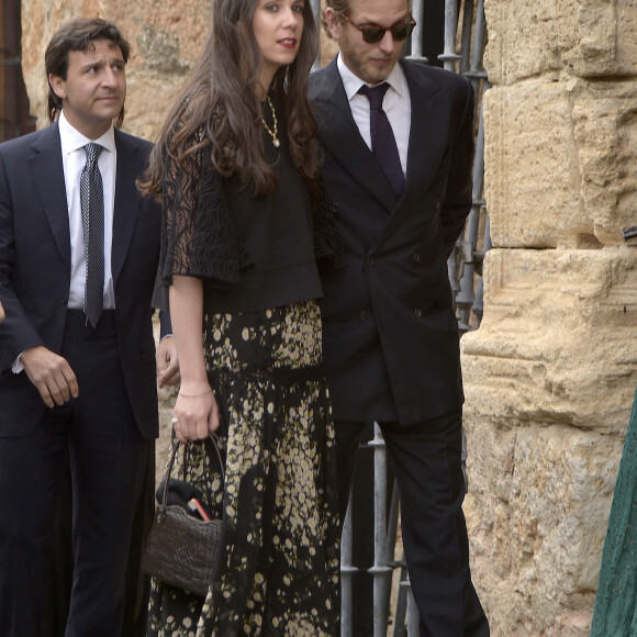 Andrea Casiraghi et Tatiana Santo Domingo, nièce du marié, au mariage de Lady Charlotte Wellesley et Alejandro Santo Domingo le 28 mai 2016 en l'église Notre-Dame de l'Incarnation à Illora, près de Grenade en Espagne.