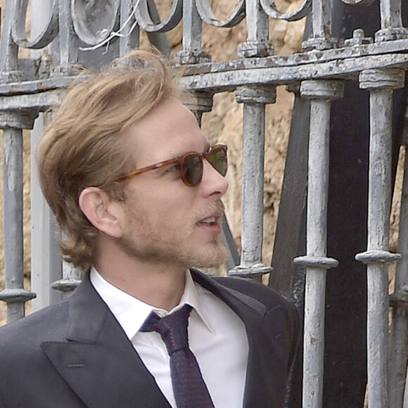 Andrea Casiraghi et Tatiana Santo Domingo, nièce du marié, au mariage de Lady Charlotte Wellesley et Alejandro Santo Domingo le 28 mai 2016 en l'église Notre-Dame de l'Incarnation à Illora, près de Grenade en Espagne.