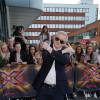 Louis Walsh arrivant pour les auditions de The X Factor au Lancashire County Cricket Club à Manchester, le 16 juin 2014.