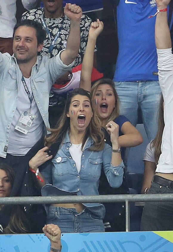 Laury Thilleman et Camille Cerf explosent de joie lors du match d'ouverture de l'Euro 2016, France-Roumanie, au Stade de France, le 10 juin 2016. © Cyril Moreau/Bestimage