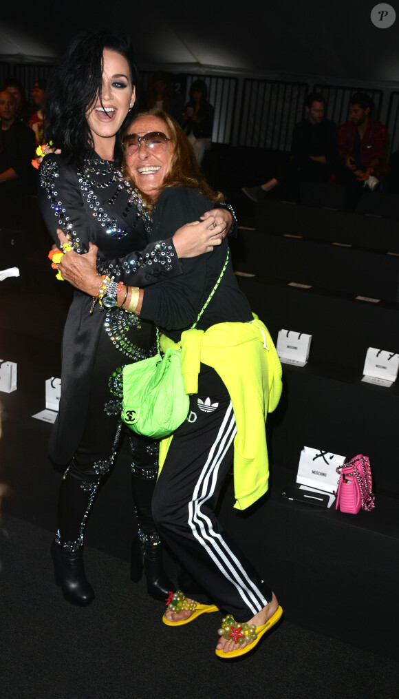 Katy Perry et Carlyne Cerf de Dudzeele  lors du défilé Made LA: Moschino à Los Angeles, le 10 juin 2016