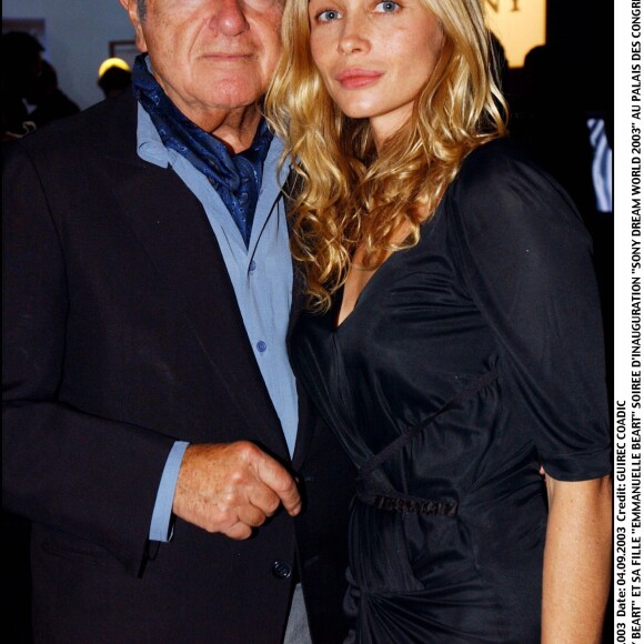 GUY BEART ET SA FILLE EMMANUELLE BEART SOIREE D'INAUGURATION "SONY DREAM WORLD 2003" AU PALAIS DES CONGRES