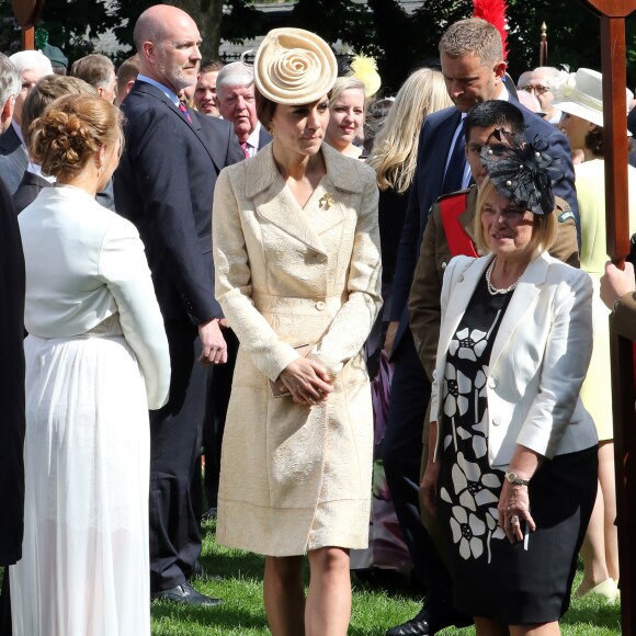Kate Middleton, duchesse de Cambridge, à la garden party annuelle du secrétaire d'Etat pour l'Irlande du Nord au château de Hillsborough à Belfast le 14 juin 2016