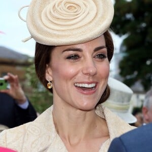 Kate Middleton, duchesse de Cambridge, à la garden party annuelle du secrétaire d'Etat pour l'Irlande du Nord au château de Hillsborough à Belfast le 14 juin 2016