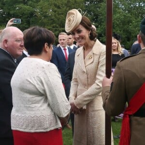 Kate Middleton, duchesse de Cambridge, à la garden party annuelle du secrétaire d'Etat pour l'Irlande du Nord au château de Hillsborough à Belfast le 14 juin 2016