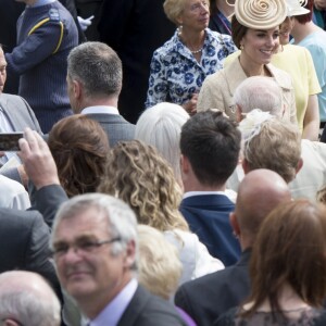 Kate Middleton et le prince William ont assisté à la garden party annuelle du secrétaire d'Etat pour l'Irlande du Nord au château de Hillsborough à Belfast le 14 juin 2016