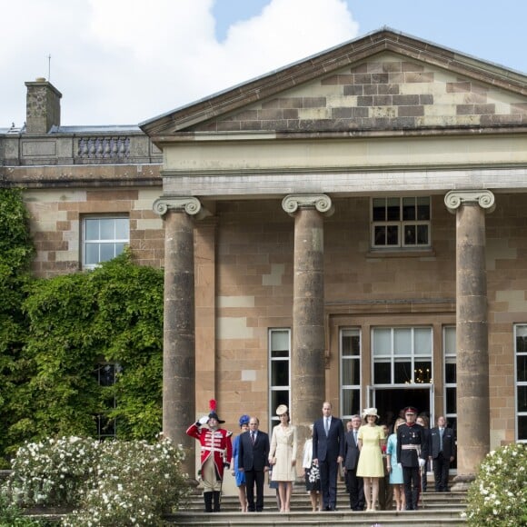 Kate Middleton et le prince William ont assisté à la garden party annuelle du secrétaire d'Etat pour l'Irlande du Nord au château de Hillsborough à Belfast le 14 juin 2016