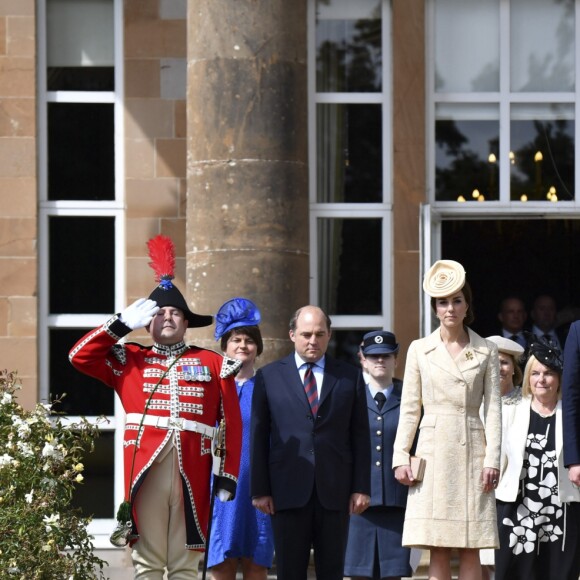 Kate Middleton et le prince William ont assisté à la garden party annuelle du secrétaire d'Etat pour l'Irlande du Nord au château de Hillsborough à Belfast le 14 juin 2016