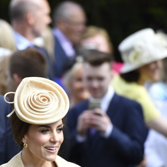 Kate Middleton et le prince William ont assisté à la garden party annuelle du secrétaire d'Etat pour l'Irlande du Nord au château de Hillsborough à Belfast le 14 juin 2016