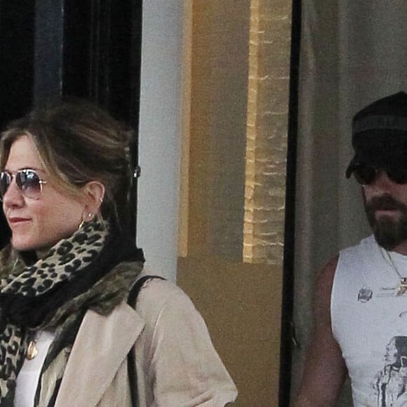 Jennifer Aniston et son mari Justin Theroux quittent l'appartement de Justin à Soho et se rendent à l'hôtel. New York, le 14 juin 2016.