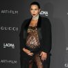 Kim Kardashian enceinte au Gala "The LACMA 2015 Art+Film" en l'honneur de James Turrell et Alejandro Inarritu à Los Angeles, le 7 novembre 2015.