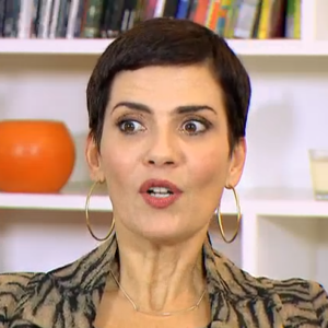 Cristina Cordula face à Annick et ses problèmes de maquillage dans "Nouveau look pour une nouvelle vie", le 16 juin 2016.