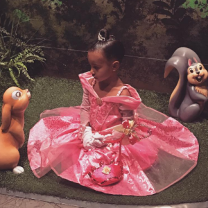 North West à Disneyland. Photo publiée le 15 juin 2016.