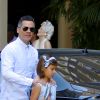Jessica Alba avec son mari Cash Warren et ses enfants Honor et Haven arrivent à l'hôtel Four Seasons le jour de la fête des pères à Beverly Hills le 19 juin 2016.
