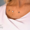 Cristina Cordula choquée par les implants d'une participante à l'émission "Les Reines du shopping" sur M6. Le 17 juin 2016.