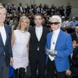 Bernard Arnault et sa femme Hélène, Robert Pattinson et Karl Lagerfeld au défilé Dior Homme prêt-à-porter masculin printemps-été 2017 au Tennis Club de Paris, le 25 juin 2016. © Olivier Borde/Bestimage