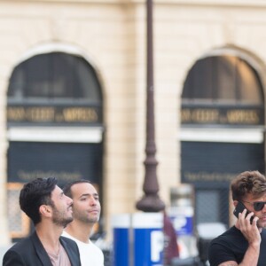 Ricky Martin et son compagnon Jwan Yosef sortent déjeuner au Costes à Paris le 25 juin 2016.