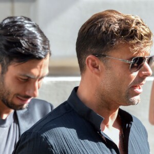 Ricky Martin et son compagnon Jwan Yosef au défilé de mode Balmain Hommes printemps-été 2017 à l'hôtel Potoki à Paris, le 25 juin 2016.