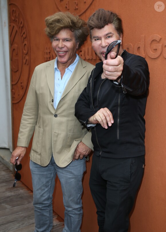 Les frères Igor et Grichka Bogdanov au village lors du Tournoi de Roland-Garros (les Internationaux de France de tennis) à Paris, le 28 mai 2016. © Dominique Jacovides/Bestimage