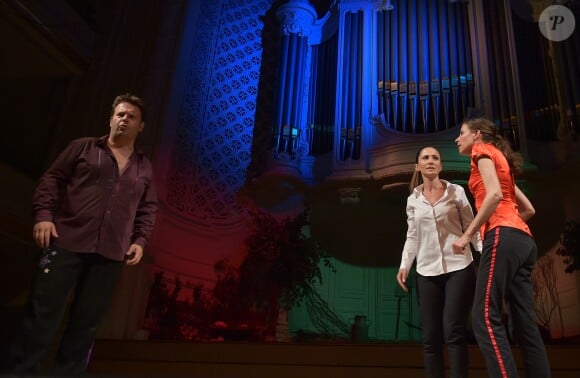 Exclusif - Fabienne Carat avec Flavie Le Boucher (Rubie) et Esteban Perroy (Violet) interprètent un spectacle d'improvisations "Colors" - Election de Miss Ile-de-France 2016 dans la salle Gaveau à Paris, France, le 29 juin 2016. © Giancarlo Gorassini/Besimage