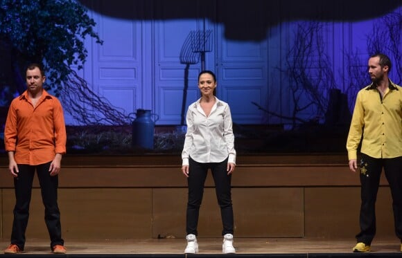 Exclusif - Fabienne Carat entre David Garel (Orange) et Franck Porquiet (jaune) interprètent un spectacle d'improvisations "Colors" - Election de Miss Ile-de-France 2016 dans la salle Gaveau à Paris, France, le 29 juin 2016. © Giancarlo Gorassini/Besimage (No Web No Blog pour la Belgique et la Suisse)29/06/2016 - Paris