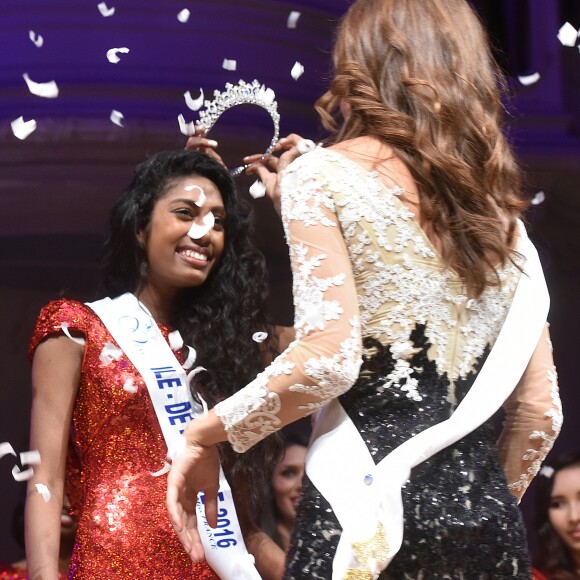 Exclusif - Fanny Harcaut , Miss ile-de-france 2015 et Miss Ile-de-France 2016, Meggy Pyaneeandee, représentera la région capitale à l'élection de miss France - Election de Miss Ile-de-France 2016 dans la salle Gaveau à Paris, France, le 29 juin 2016. © Giancarlo Gorassini/Besimage