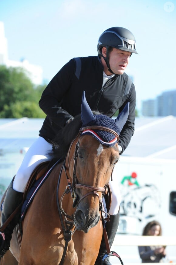 Benjamin Castaldi sur Carlito d'Es 220 - Détente - Longines Paris Eiffel Jumping au Bois de Boulogne à la plaine de Jeux de Bagatelle à Paris, le 2 juillet 2016. © Pierre Perusseau/Bestimage