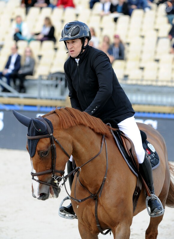 Guillaume Canet sur Pomme du Valon 83 - Prix Jumpfax - Longines Paris Eiffel Jumping au Bois de Boulogne à la plaine de Jeux de Bagatelle à Paris, le 2 juillet 2016. © Pierre Perusseau/Bestimage