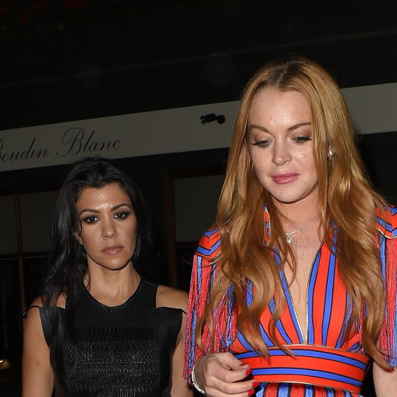 Kourtney Kardashian et Lindsay Lohan se rendent à "Ours" restaurant à Londres, le 8 juin 2016.