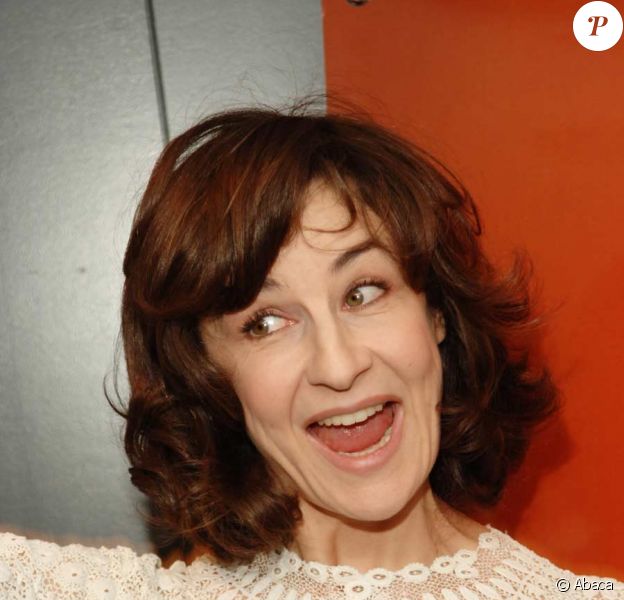 Valerie Lemercier Quand J Ai Dit Non Aux Visiteurs 2 J Avais Pense A Segolene Royal Pour Me Remplacer Purepeople