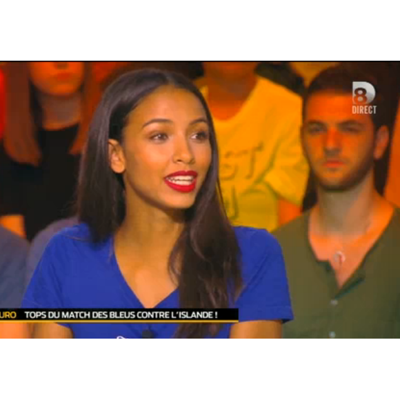Flora Coquerel et la blague coquine de Dominique Grimault dans "Touche pas à mon sport" sur D8, le 4 juillet 2016.