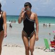 Kourtney Kardashian passe une belle journée ensoleillée avec son fils Mason et son amie Larsa Pippen sur une plage à Miami Le 4 juillet 2016