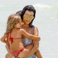 Kourtney Kardashian passe une journée à la plage avec ses enfants Mason, Penelope et Reign à Miami, le 3 juillet 2016