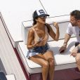 Kourtney Kardashian fait un tour de bateau avec ses enfants Mason et Penelope à Miami. Son ami de toujours Jonathan Cheban est de la partie! Le 3 juillet 2016